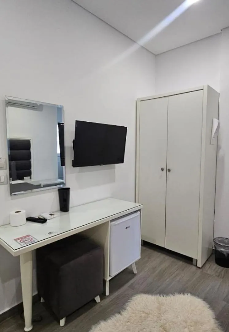 Hotel Edina Apartments By Hp Sarandë